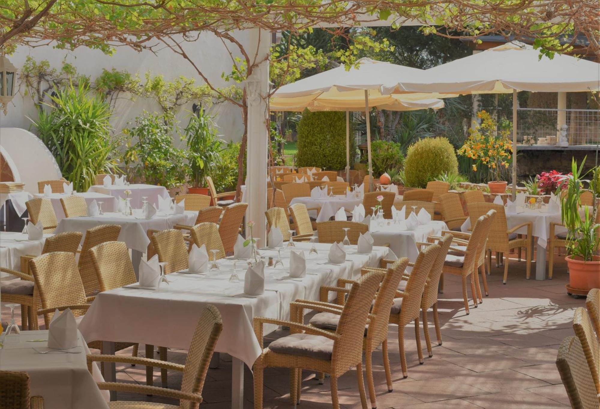 Winzergarten Hotel-Restaurant Grosskarlbach Bagian luar foto