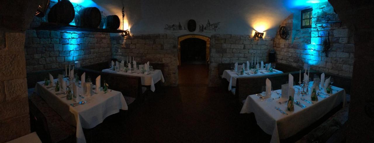 Winzergarten Hotel-Restaurant Grosskarlbach Bagian luar foto
